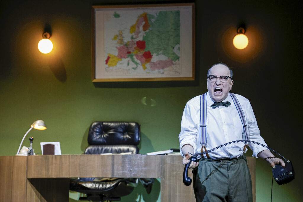 LA REINE ROUGE Théâtre Royal du Parc